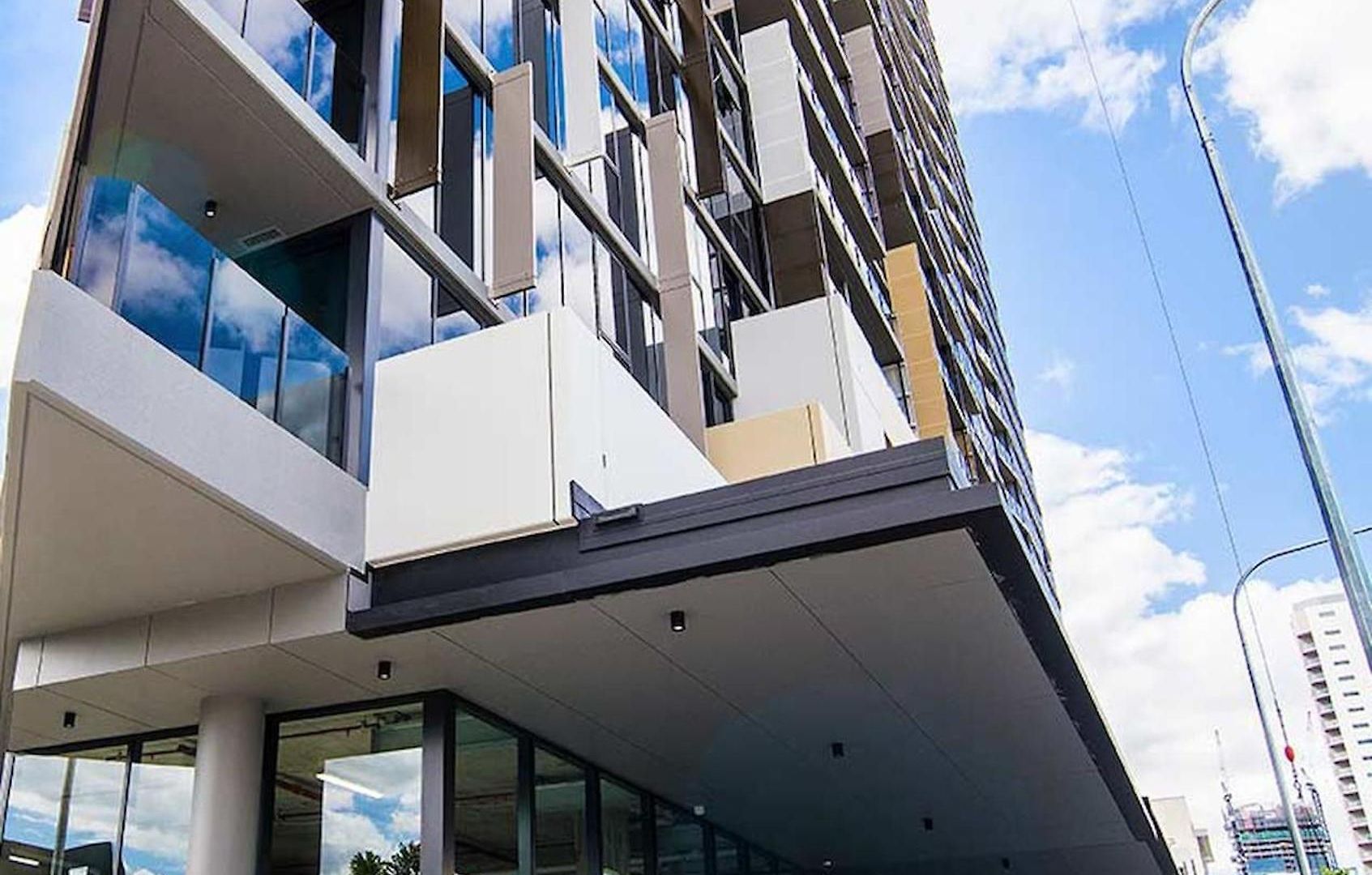1br One Modern High-rise With Pool & Gym Access * Brisbane