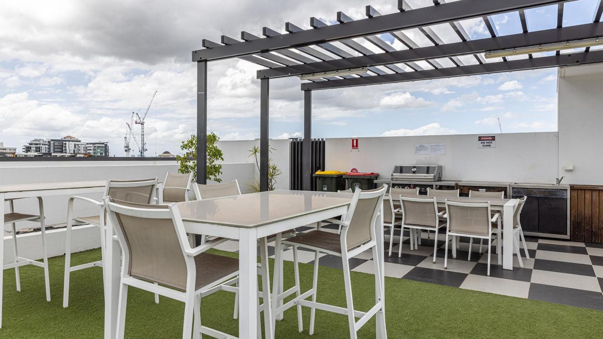 Spacious Panoramic 2br Apartment, Parking And Views Apartment Brisbane
