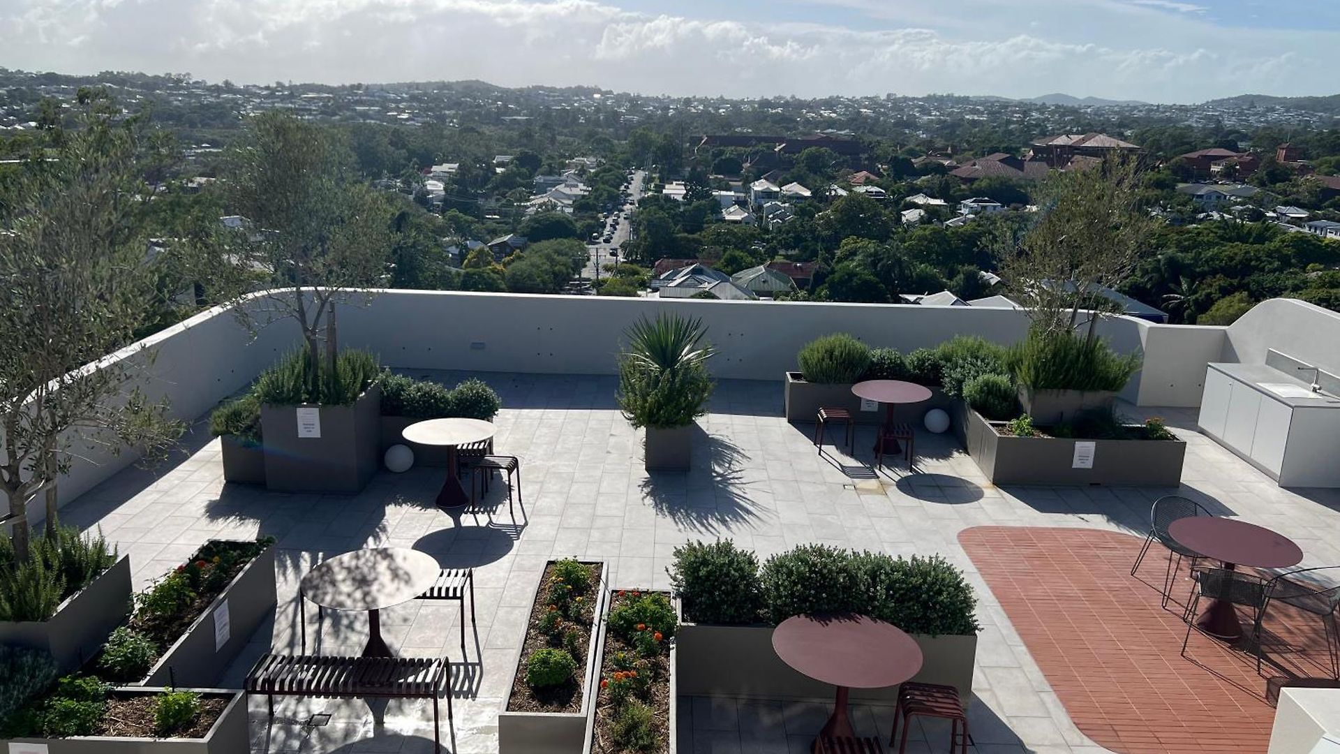 Apartment Riverside Modern 2br East With Parking