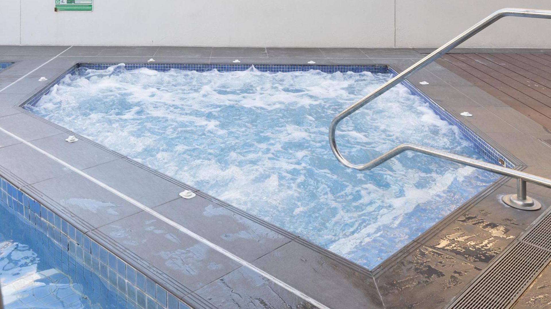Oaks Luxury 2br With Pool, Gym And Parking * Brisbane