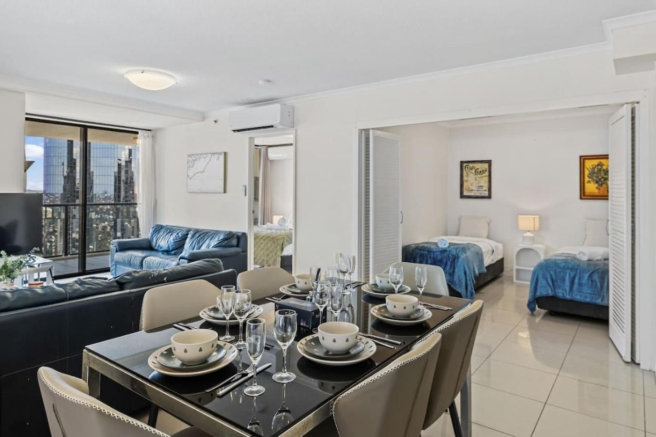 Luxury High Rise 2br In Cbd Apartment