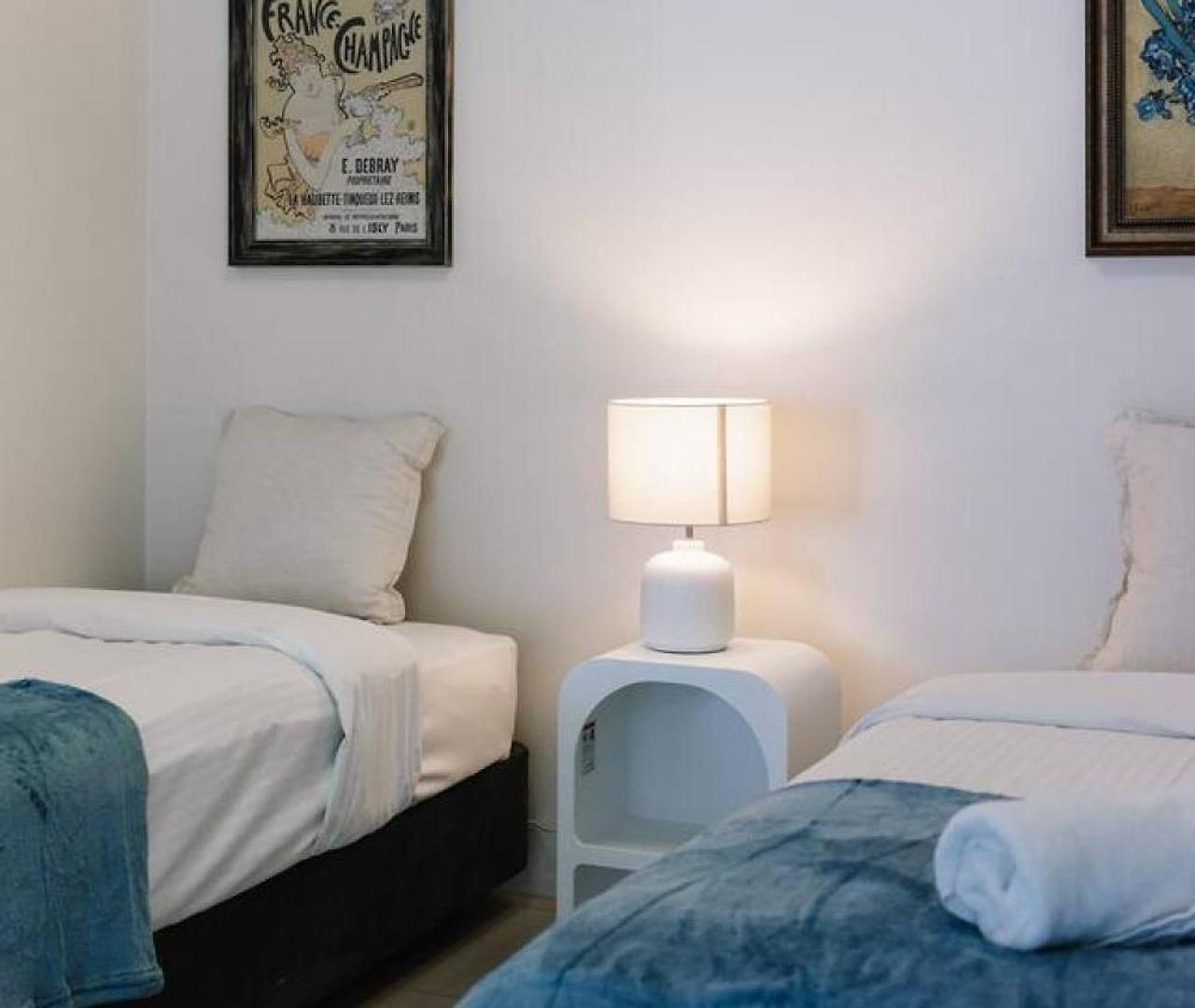 Luxury High Rise 2br In Cbd *