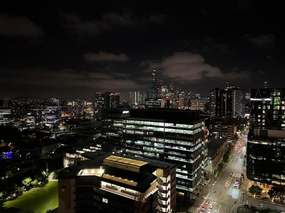 Apartment Exec Walk To Rna & King St, Pool, Gym, Parkng *
