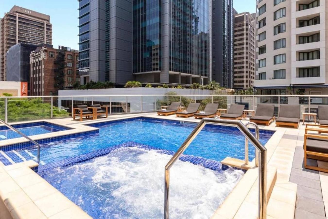 Apartment Dusk A Luxury 2bed 2bath Cbd Sky With Pool Parking And *