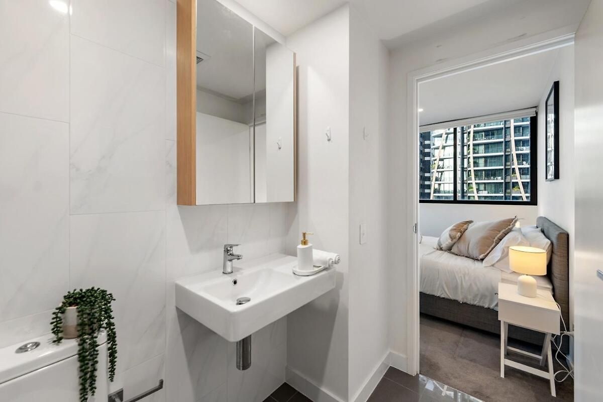 Cs - Gorgeous Views 2br W Parking, Pool & Gym