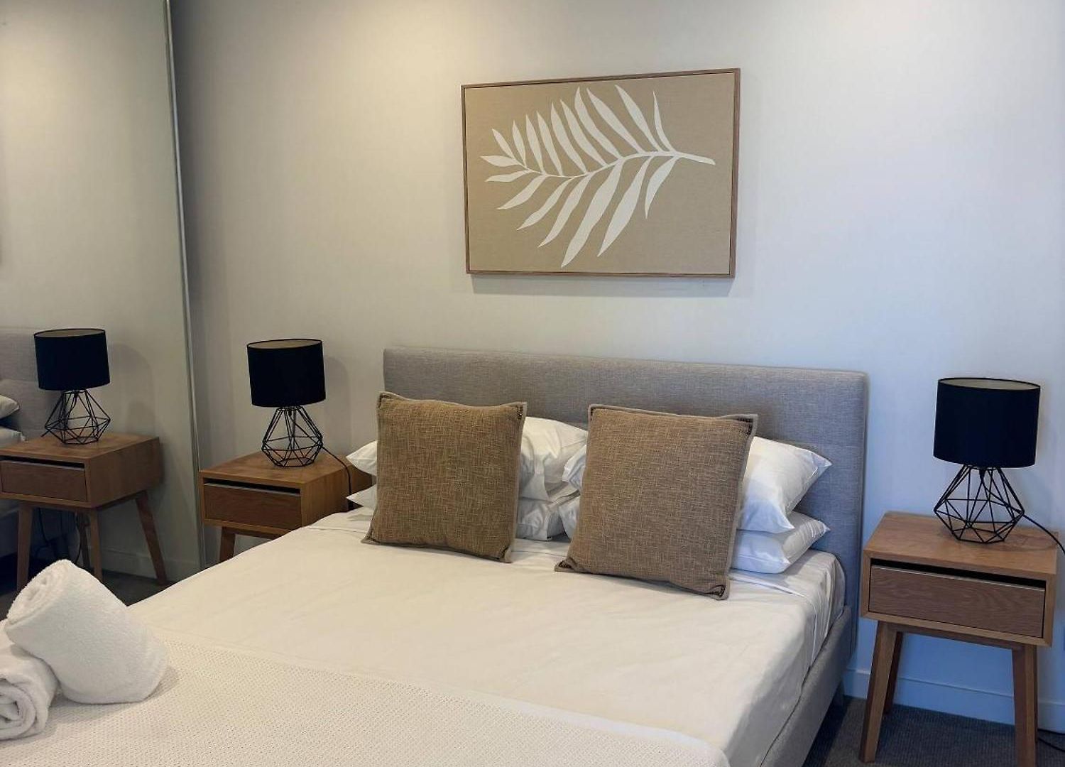 Stylish Escape - Views & Perks Apartment