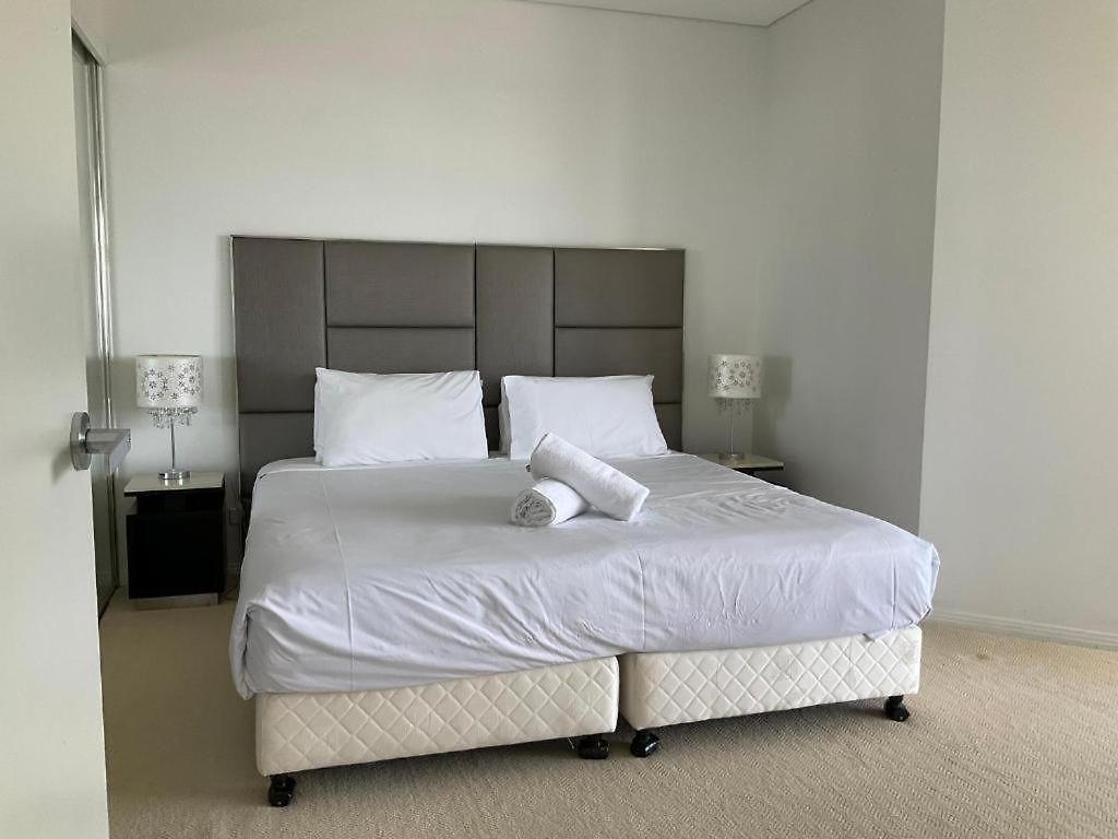 Modem Two Bedroom In Inner Cbd Apartment Brisbane