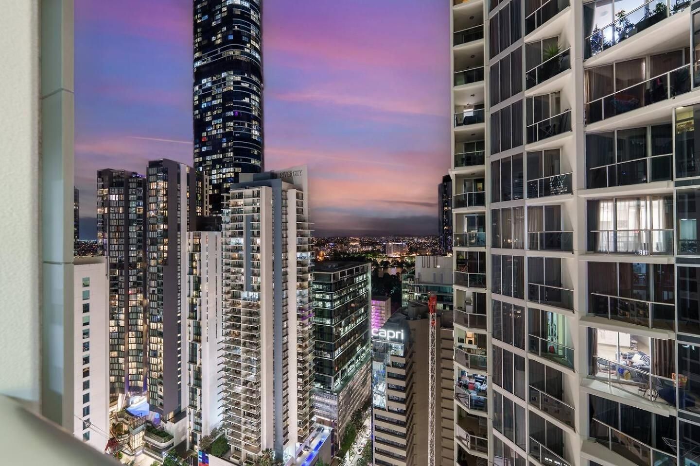 Apartment Dusk A Luxury 2bed 2bath Cbd Sky With Pool Parking And Brisbane