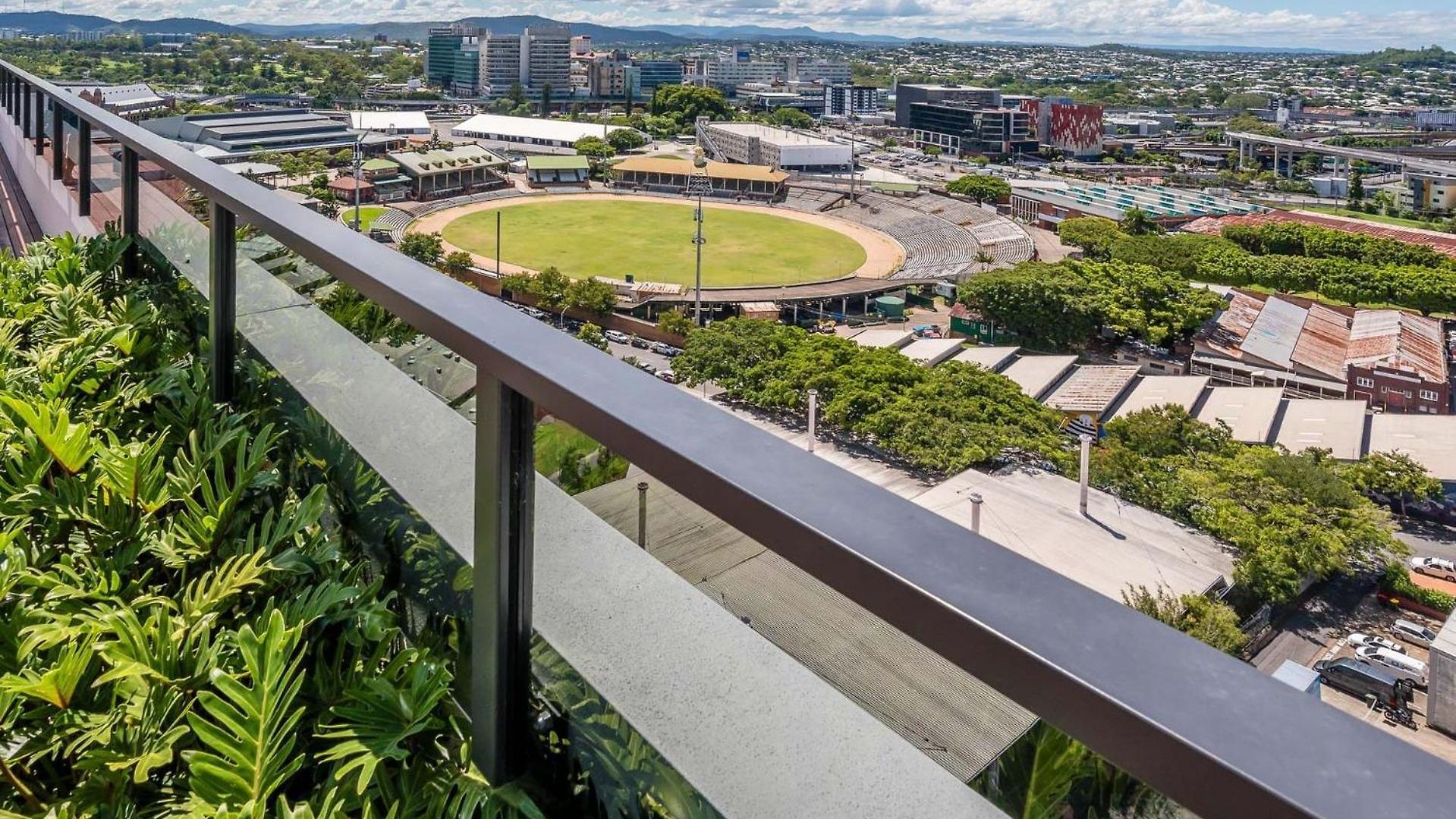 Bright Bowen Hills Apartment, Close To Life Apartment *