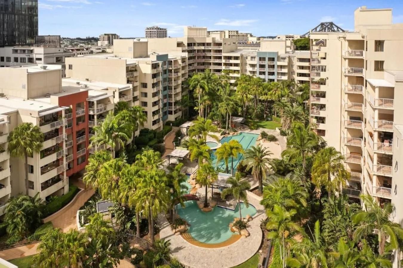 Modern 2br Retreat With Gym, Pool And Balcony * Brisbane