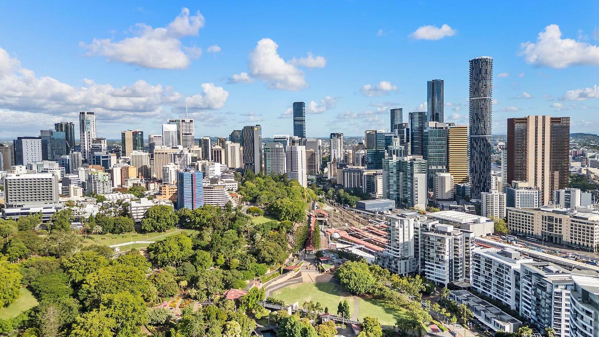 Stylish Roma Parklands Retreat - Stunning Park Views From Every Room, Heated Pool, Gym, Private Carpark, Suncorp Stadium, 10 Min Walk To Cbd Apartment *