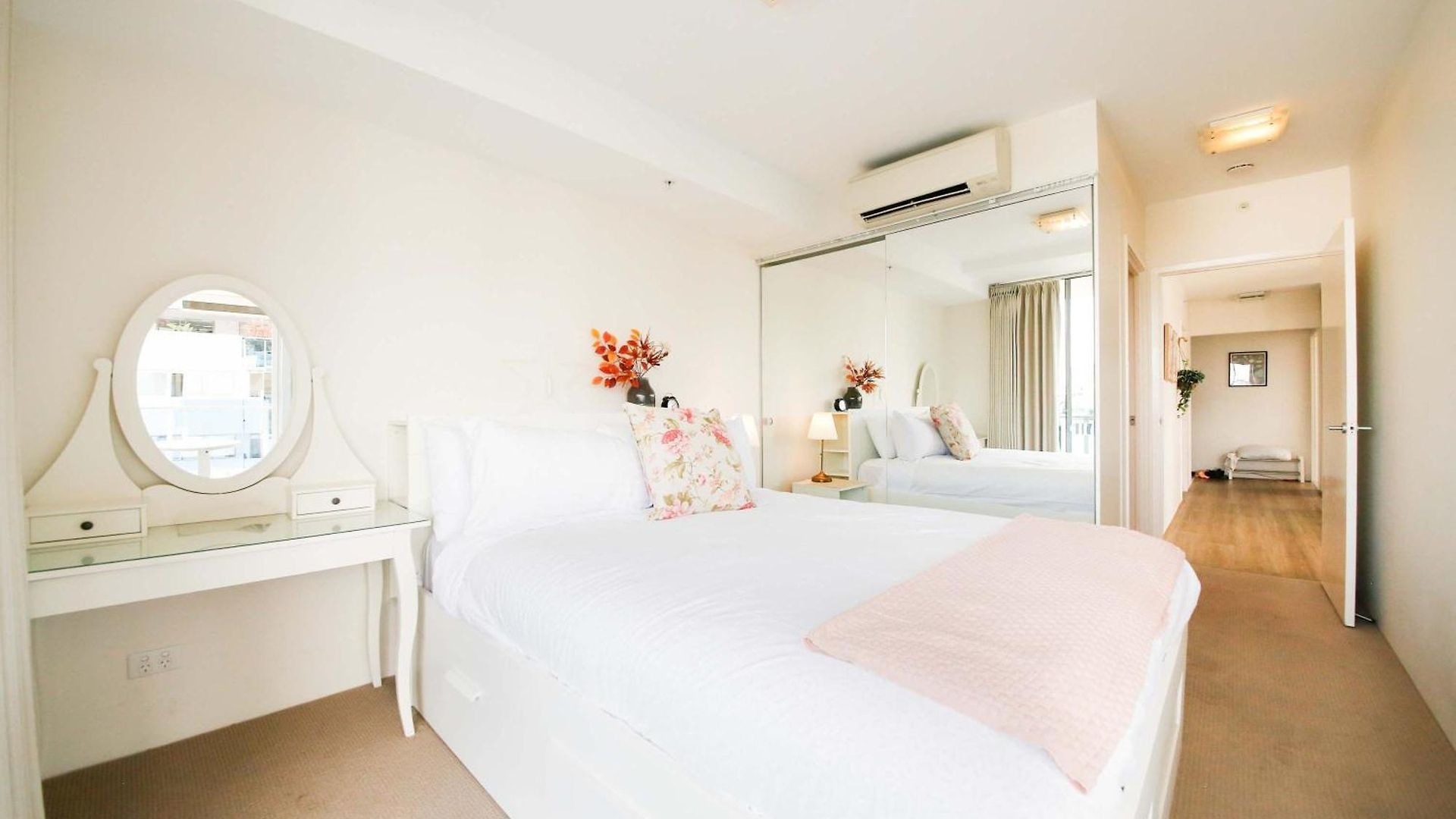 Family-friendly 2brwalk To River & Shops Pool&gym Apartment Brisbane