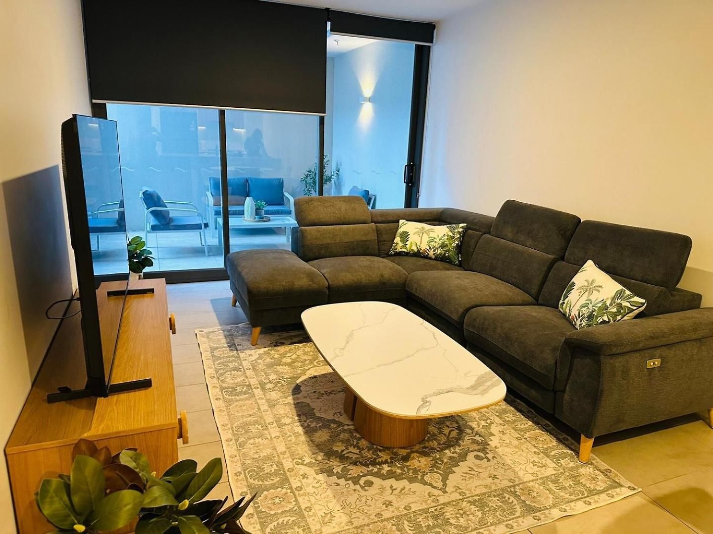 Apartment City-center Cozy 2bdr With Parking