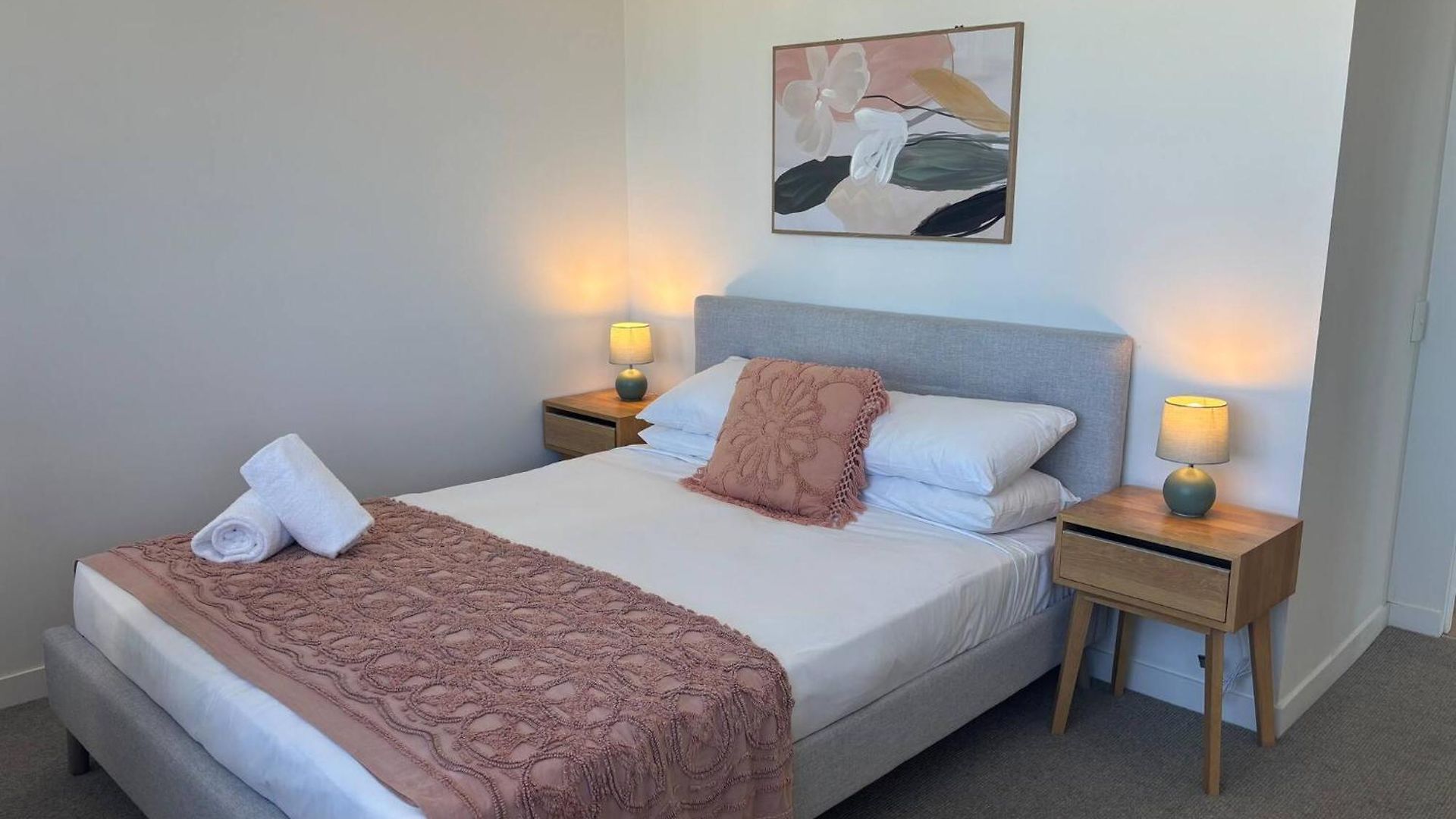 Stylish Escape - Views & Perks Apartment