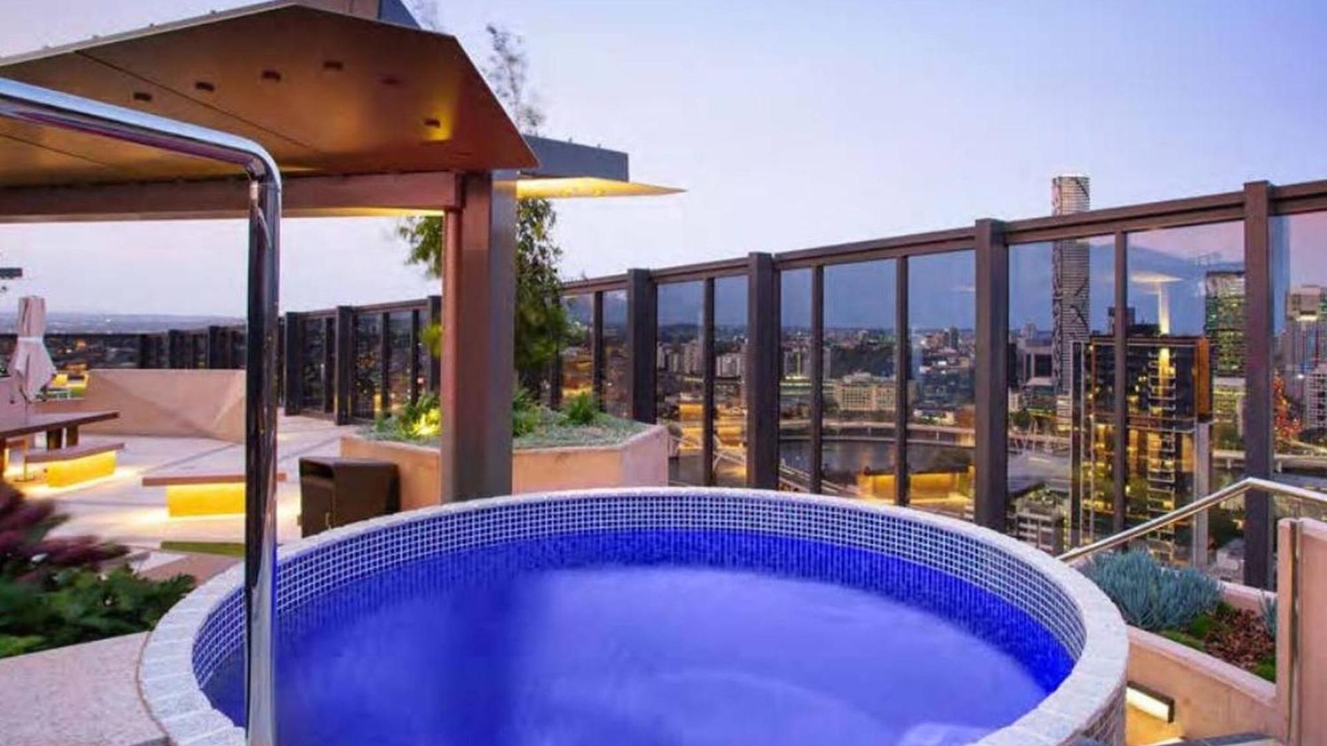 Apartment 1br One Skyline With Pool, Free Parking And Gym