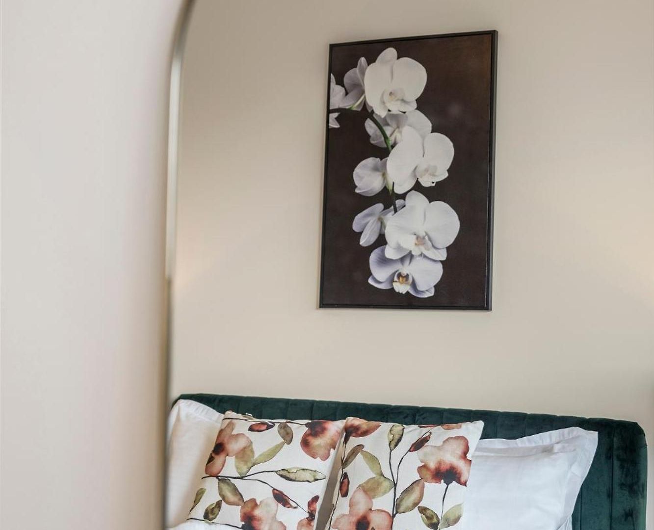 Stylish Roma Parklands Retreat - Stunning Park Views From Every Room, Heated Pool, Gym, Private Carpark, Suncorp Stadium, 10 Min Walk To Cbd Brisbane