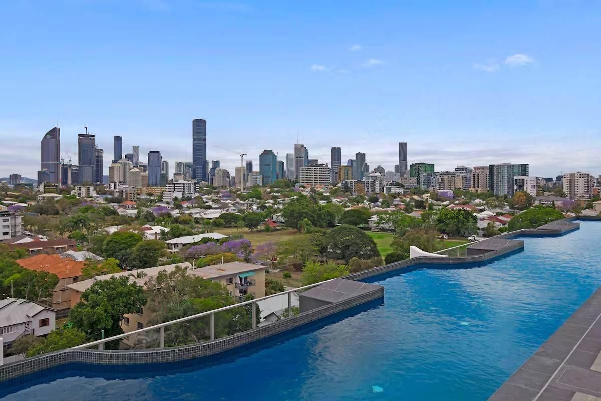 Apartment Gabba Retreat - Rooftop Pool & Stunning View Brisbane