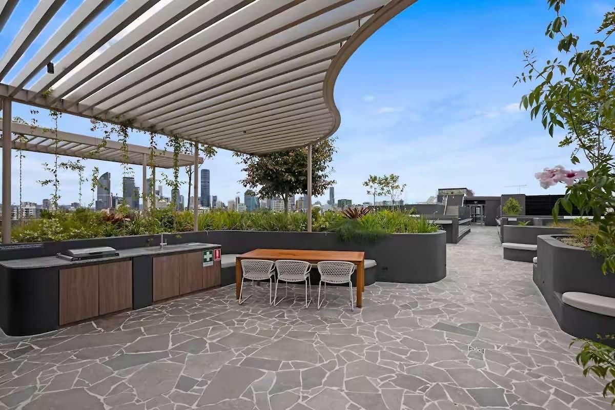 Gabba Retreat - Rooftop Pool & Stunning View