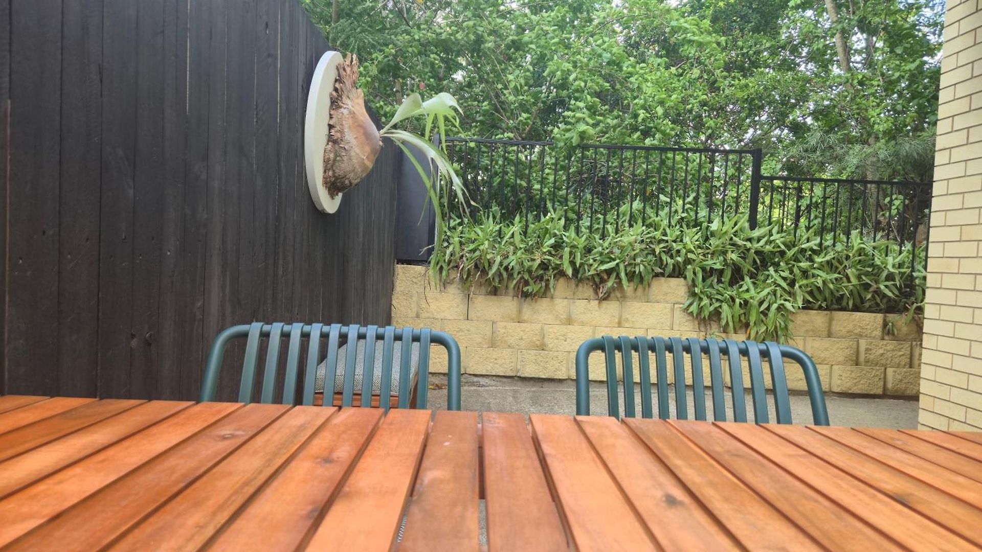 Apartment 2 Bed Ground Flr Gaythorne Courtyard Apt, Parking *