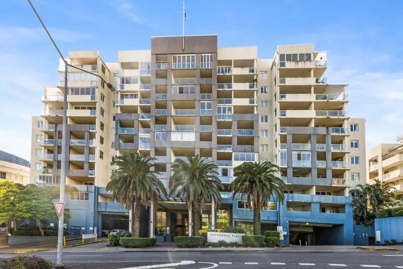 Apartment Modern 2br Retreat With Gym, Pool And Balcony Brisbane