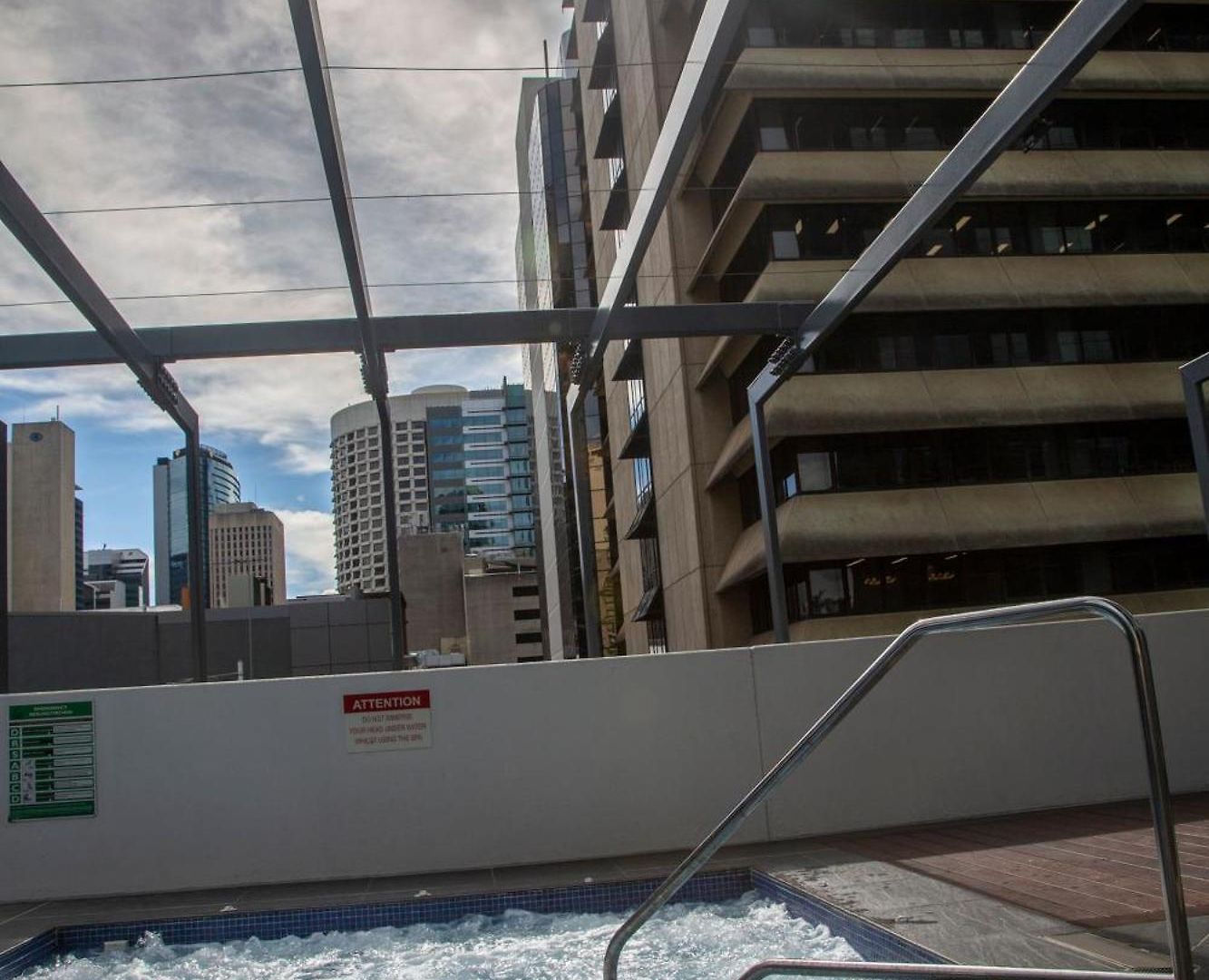 Apartment Story Bridge Views In Cbd