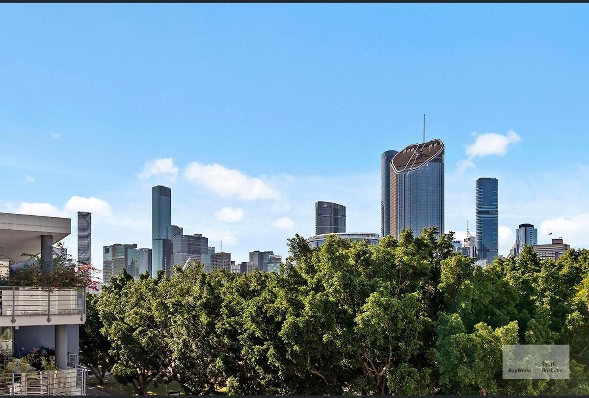 South Bank Penthouse - Streets Access - Free Parking