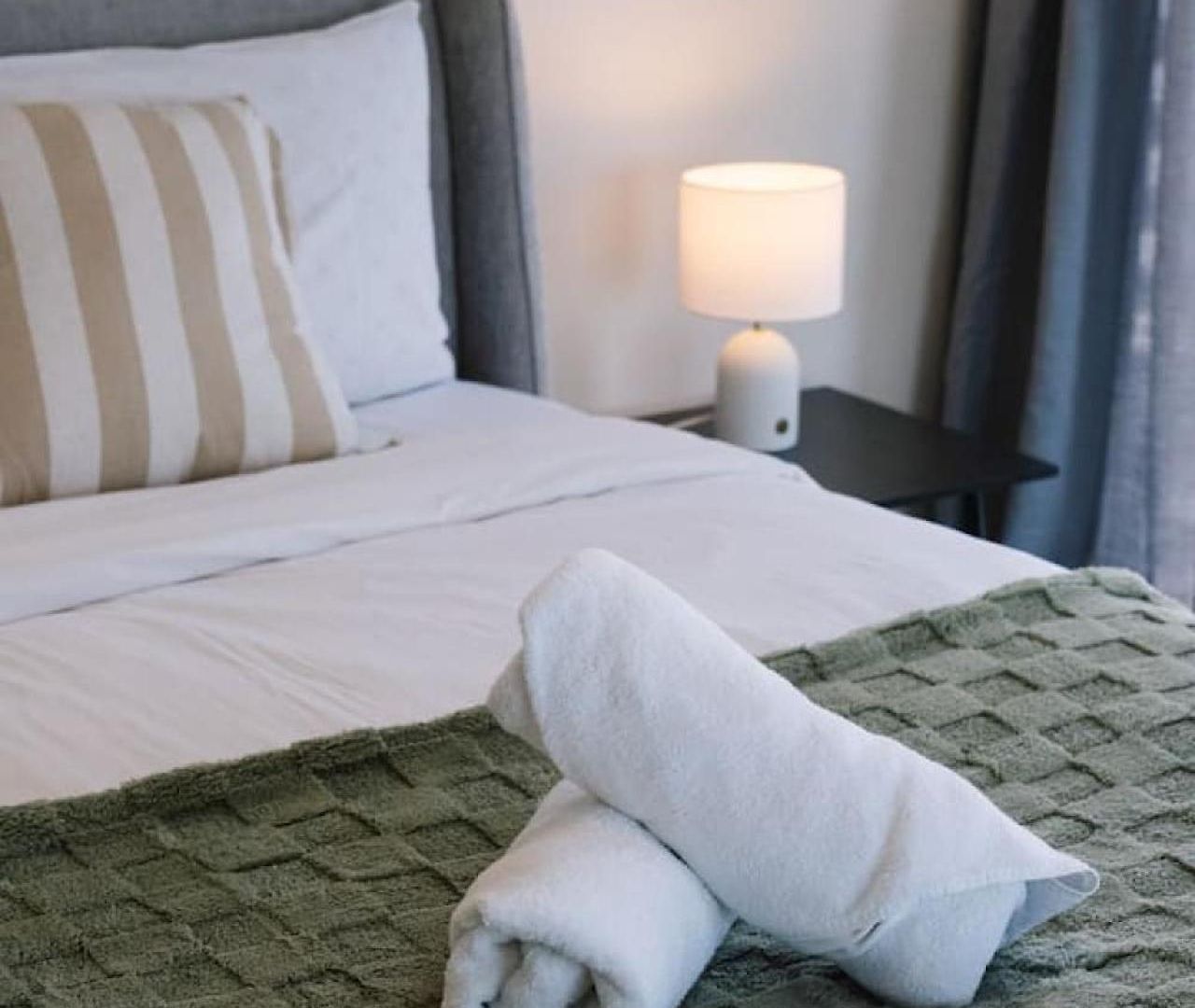 Apartment Luxury High Rise 2br In Cbd