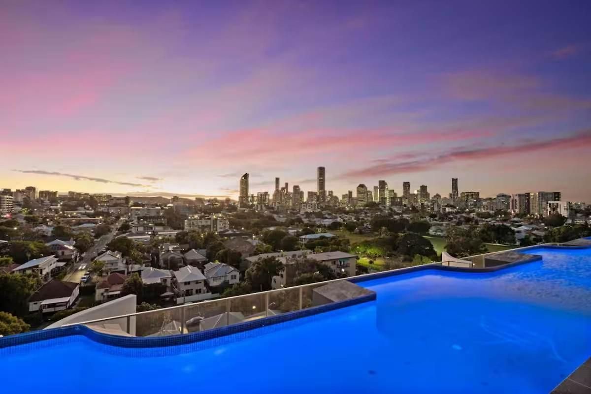 Apartment Gabba Retreat - Rooftop Pool & Stunning View *