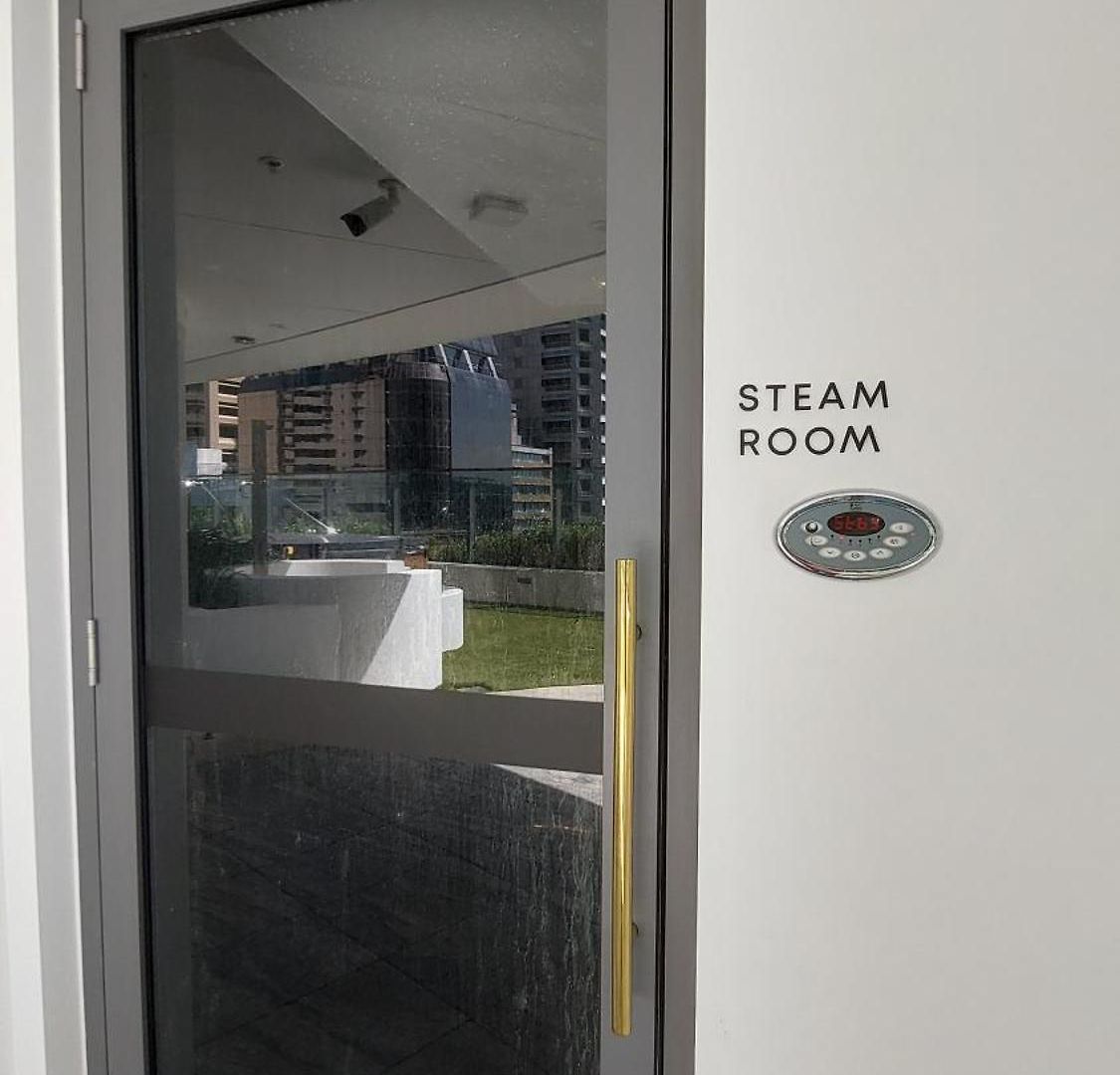 Luxury Riverfront Level 38 Queen's Wharf Tower