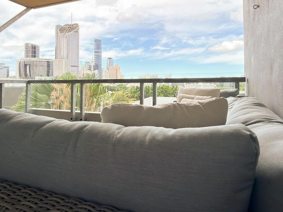 Apartment South Bank Penthouse - Streets Access - Free Parking Brisbane
