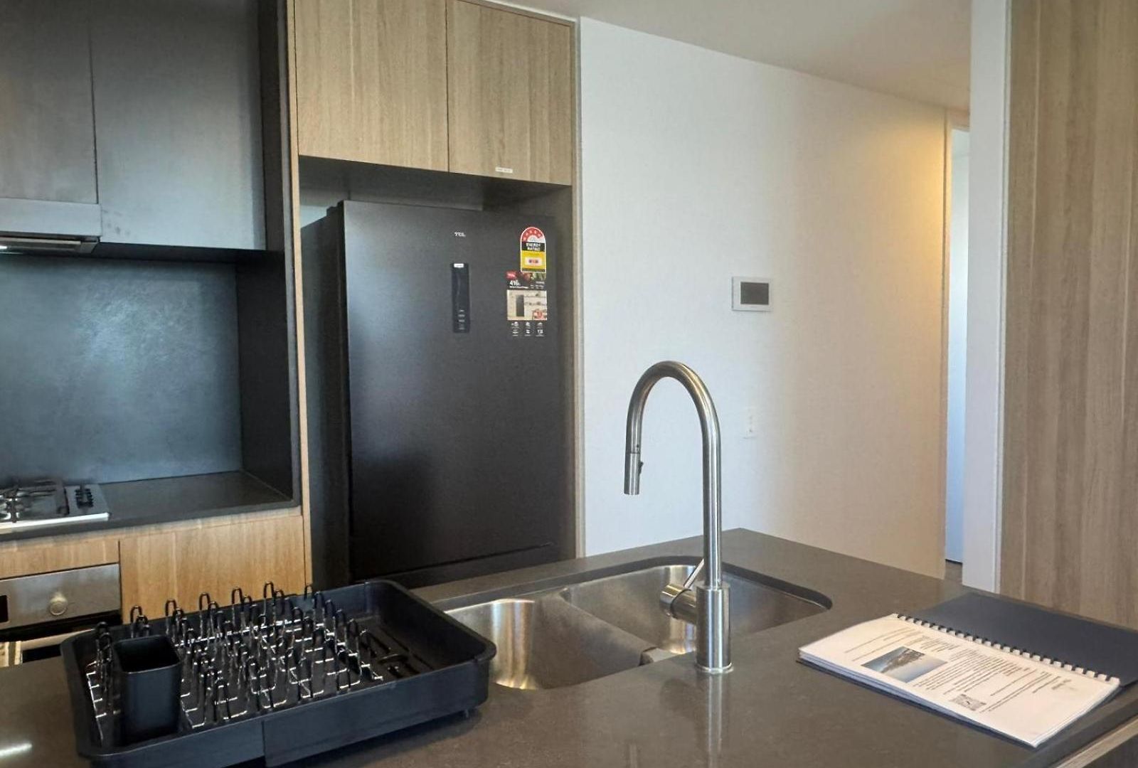 Luxe 2br With Rooftop Pool And Cbd View Apartment *