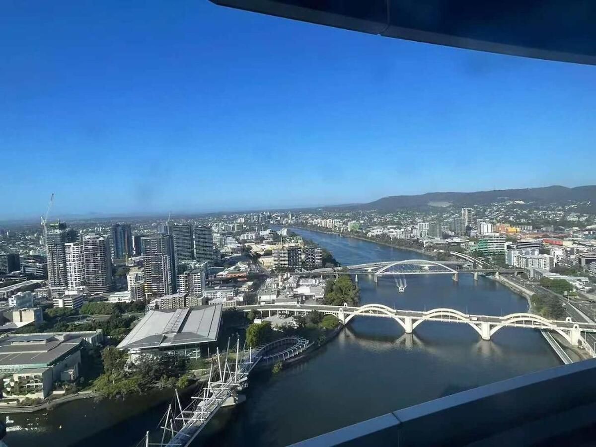 Modem Two Bedroom In Inner Cbd Apartment