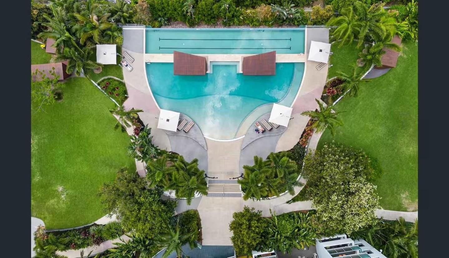 Family-friendly 2brwalk To River & Shops Pool&gym Apartment