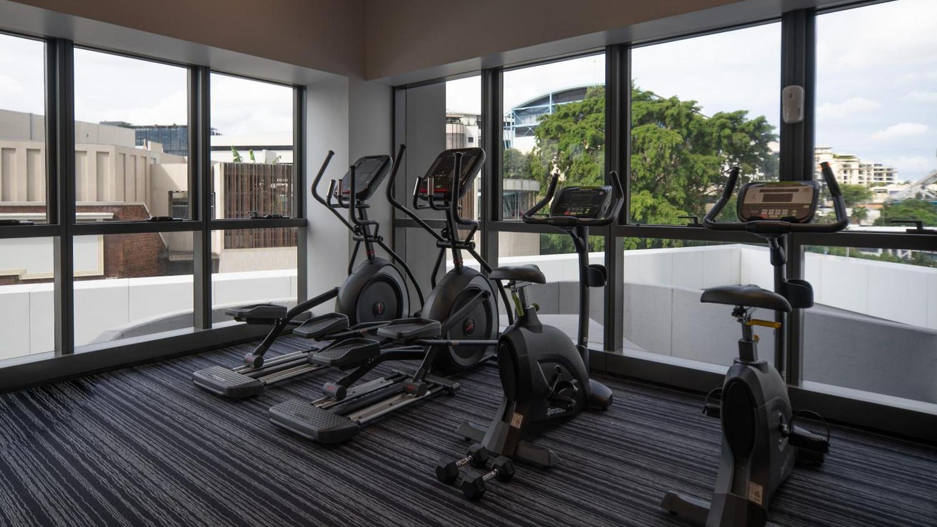 Apartment Meriton Soleil Breathtaking Views Heated Pool Gym C36