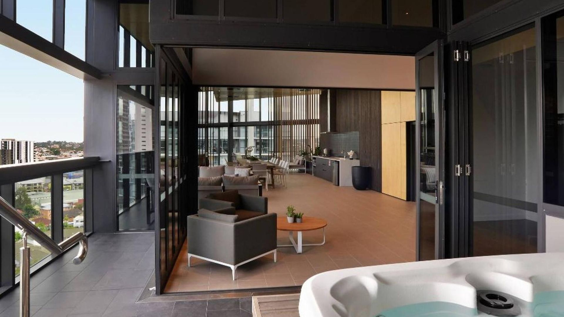 1br One Skyline With Pool, Free Parking And Gym Apartment *