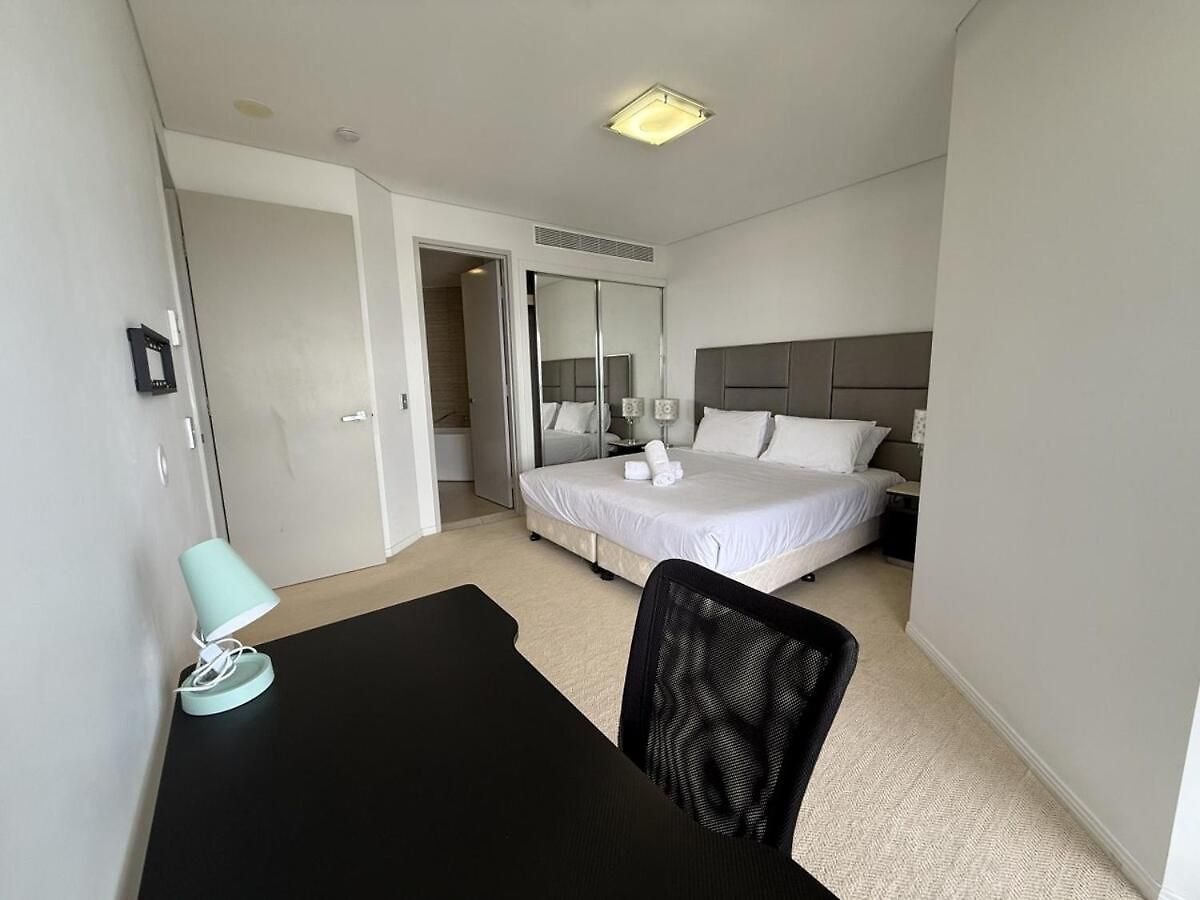 Modem Two Bedroom In Inner Cbd
