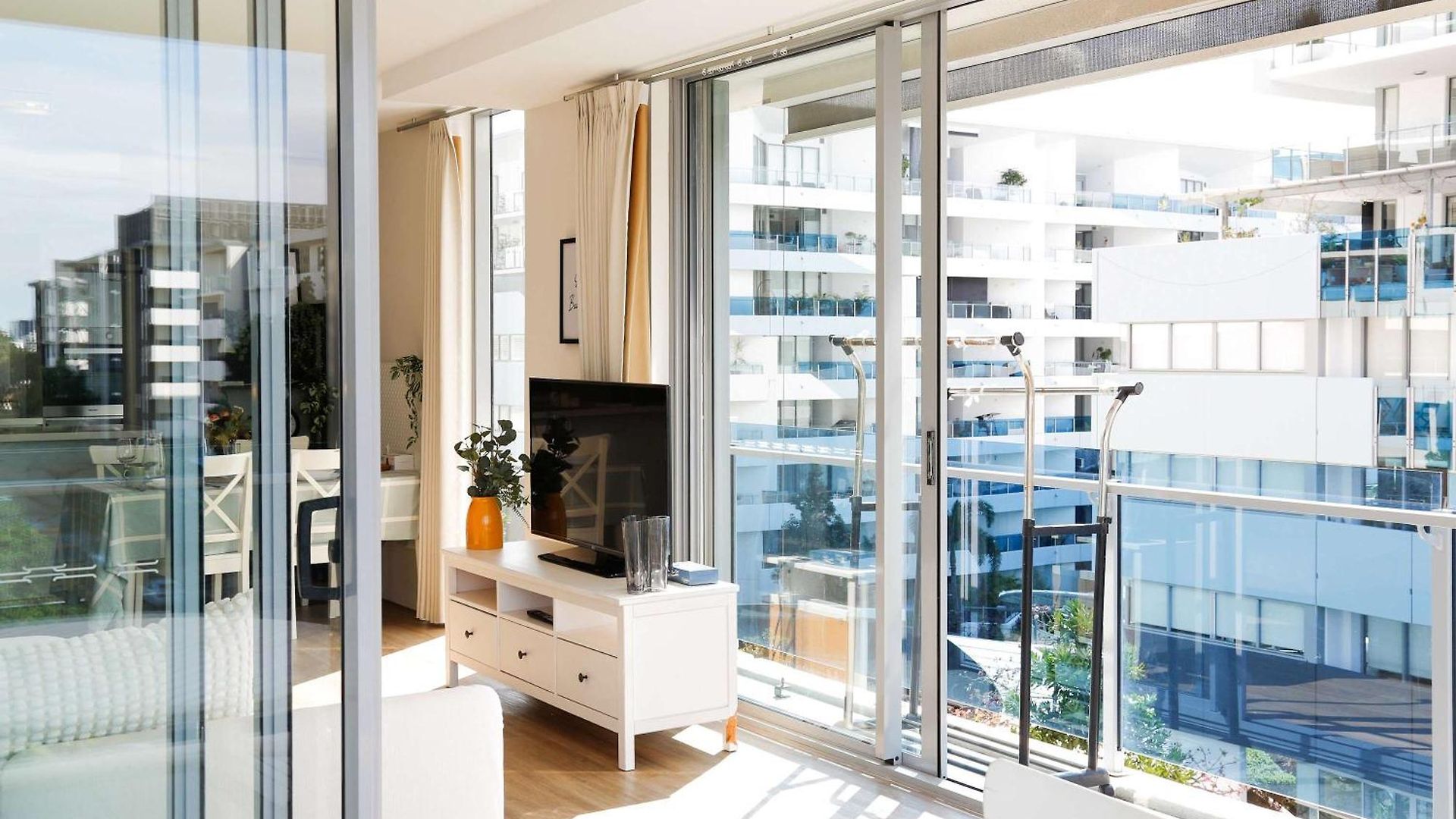 Family-friendly 2brwalk To River & Shops Pool&gym * Brisbane