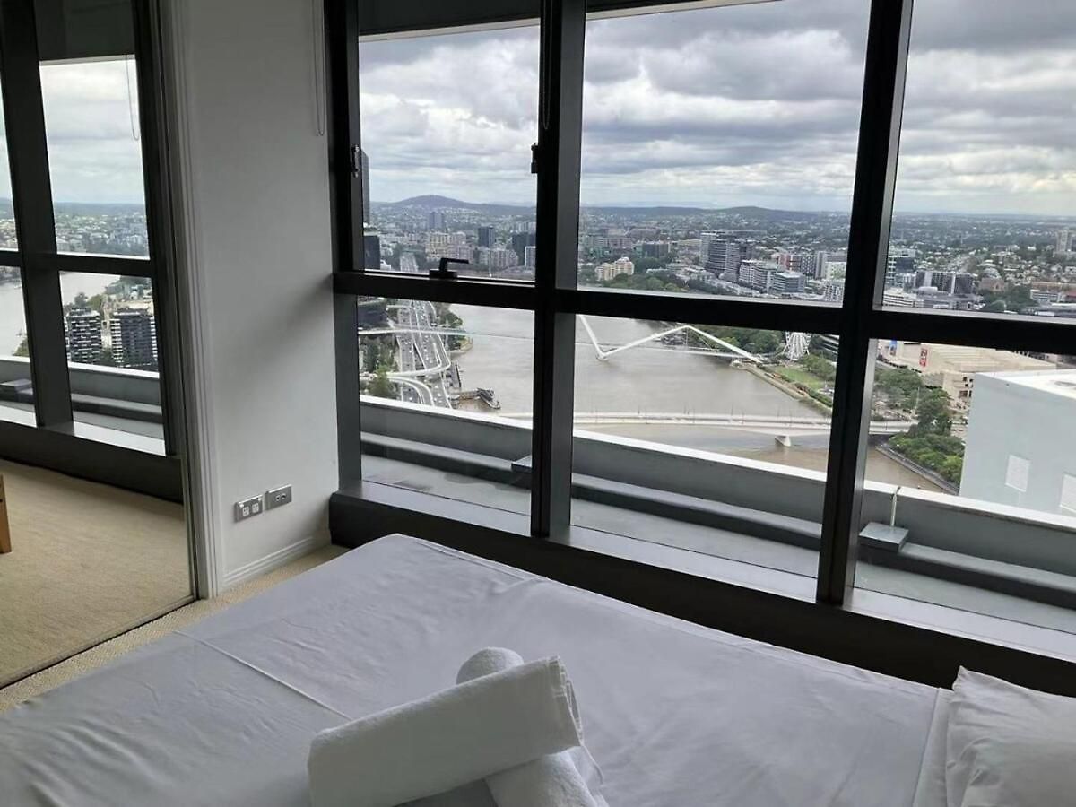 Apartment Modem Two Bedroom In Inner Cbd Brisbane