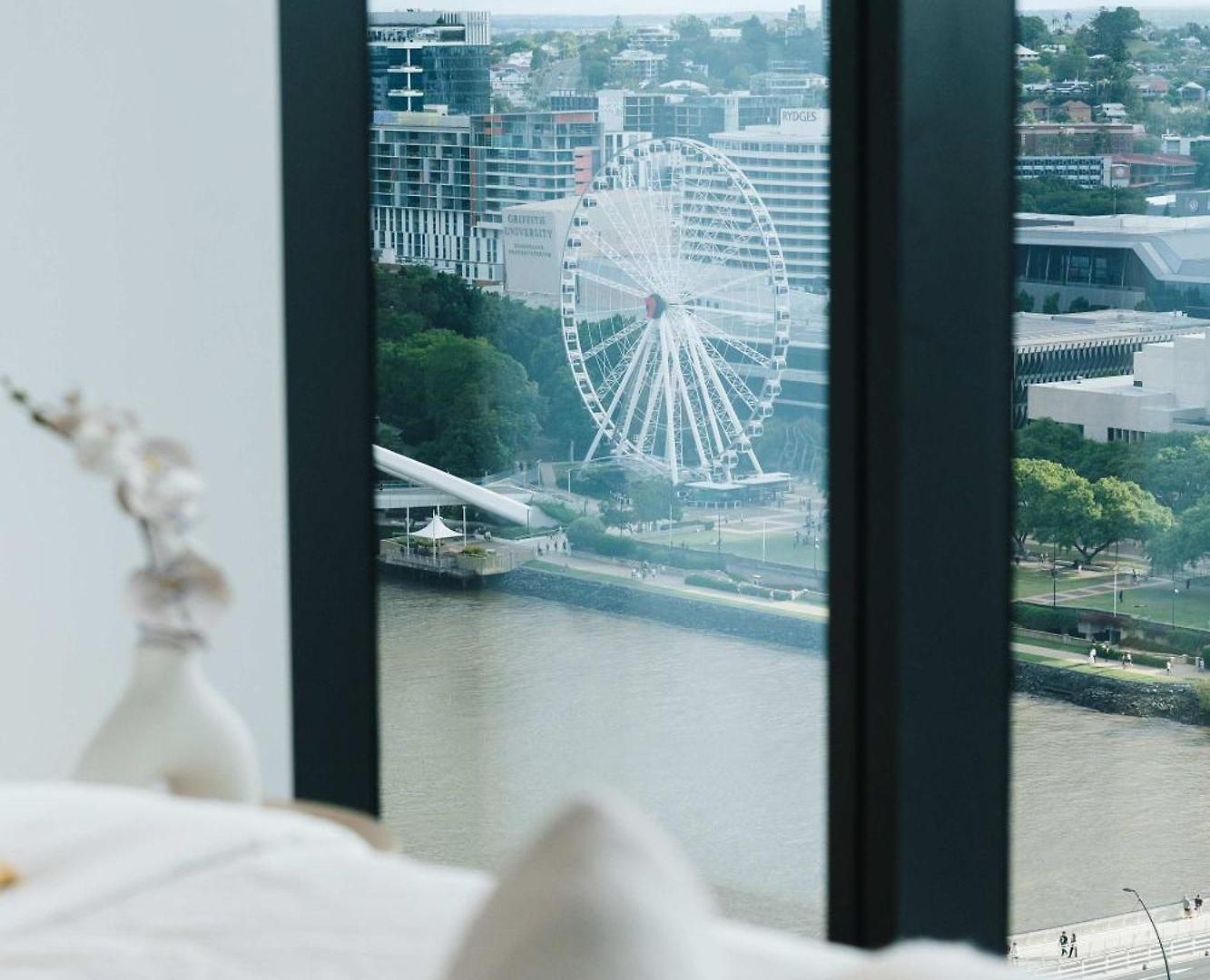 Apartment High Rise 2br In Cbd