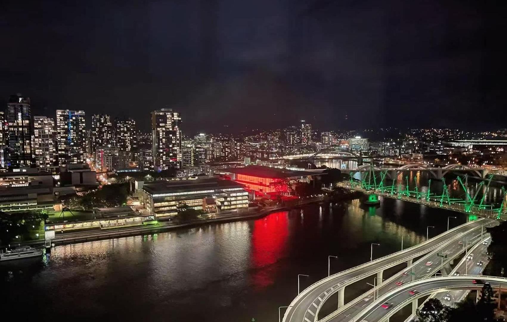 High Rise 2br In Cbd *