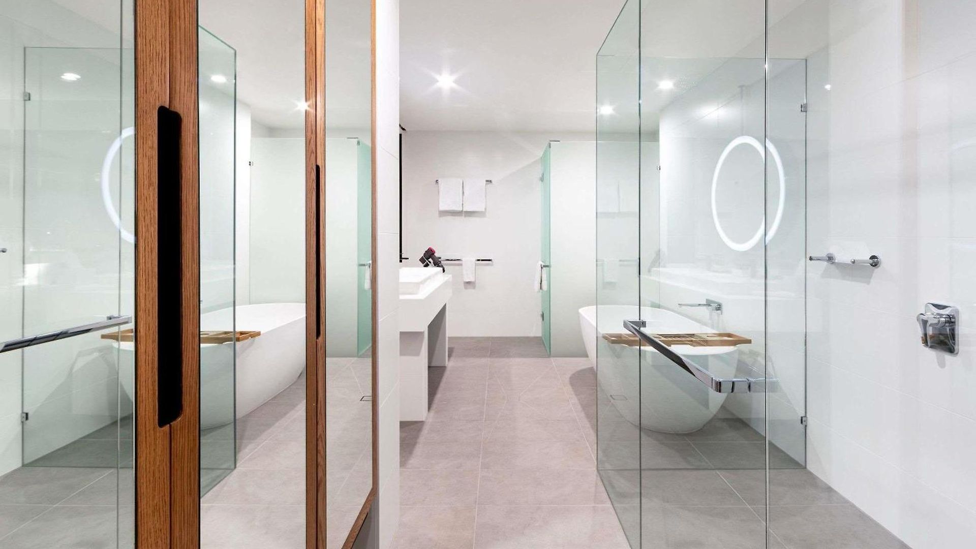 Novotel South Bank Hotel 5*
