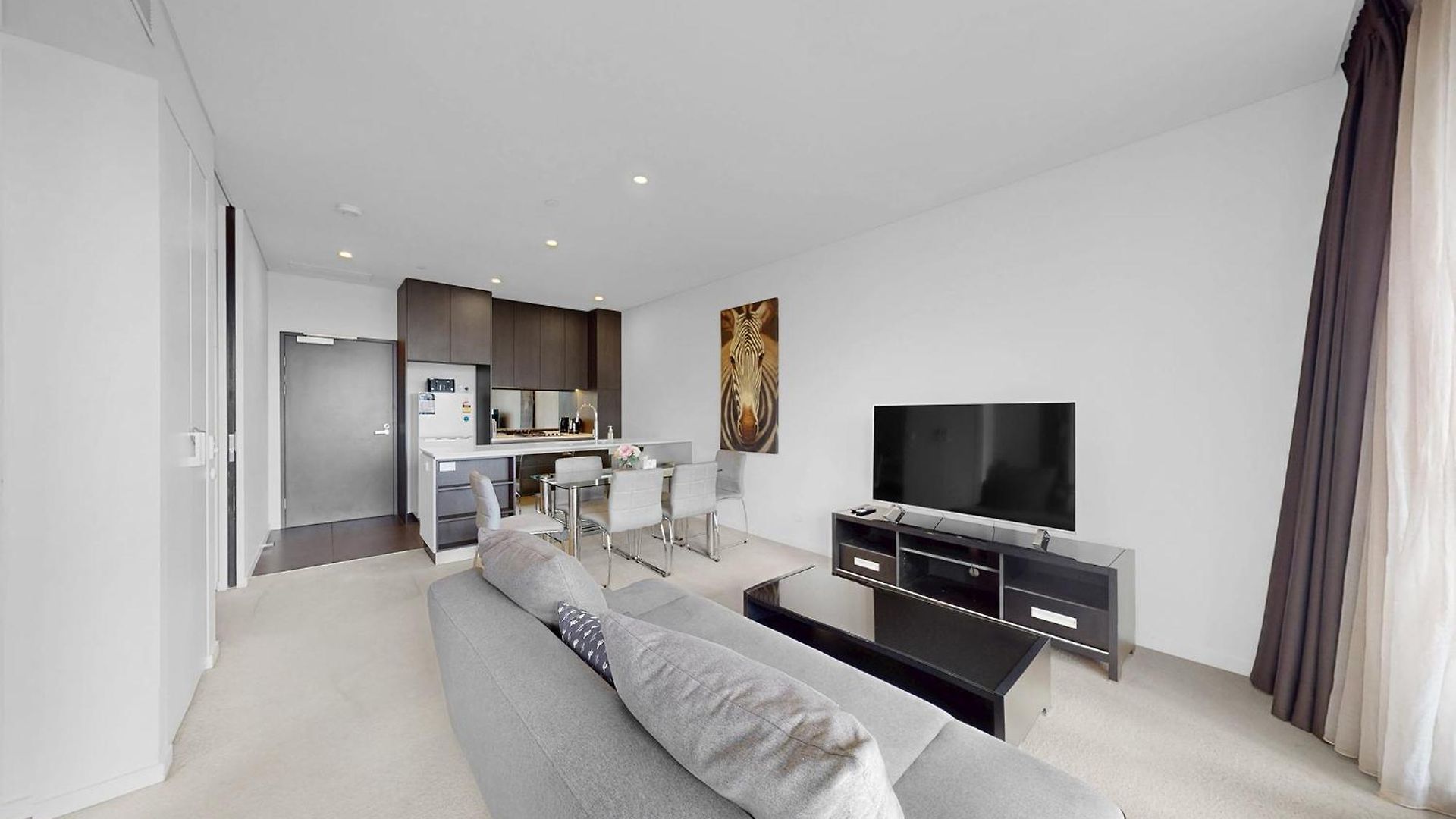 Elegant Urban Hideaway - Private Luxury Residential Apartment, Walk To South Bank & Free Carpark Brisbane