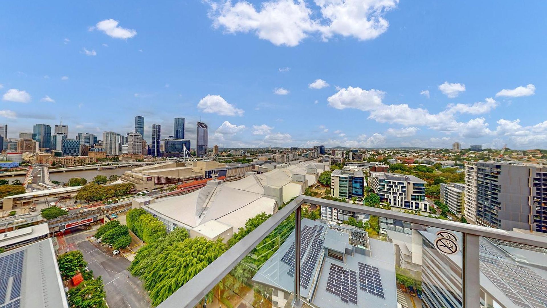 Elegant Urban Hideaway - Private Luxury Residential Apartment, Walk To South Bank & Free Carpark