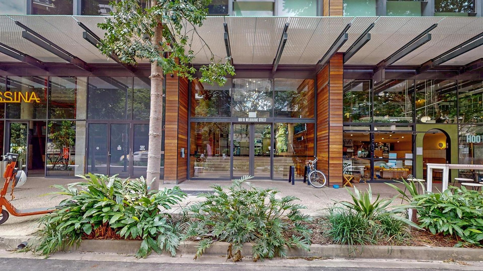 Elegant Urban Hideaway - Private Luxury Residential Apartment, Walk To South Bank & Free Carpark Apartment Brisbane