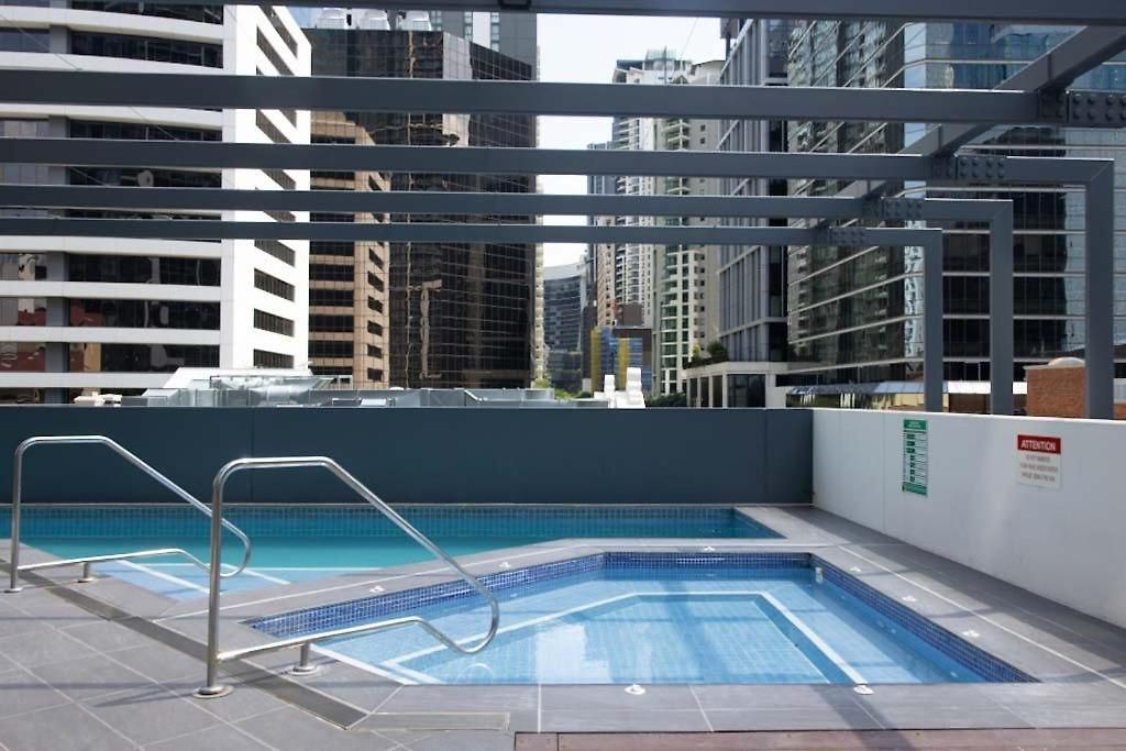 Private Cbd Bedroom In A Shared On River Homestay