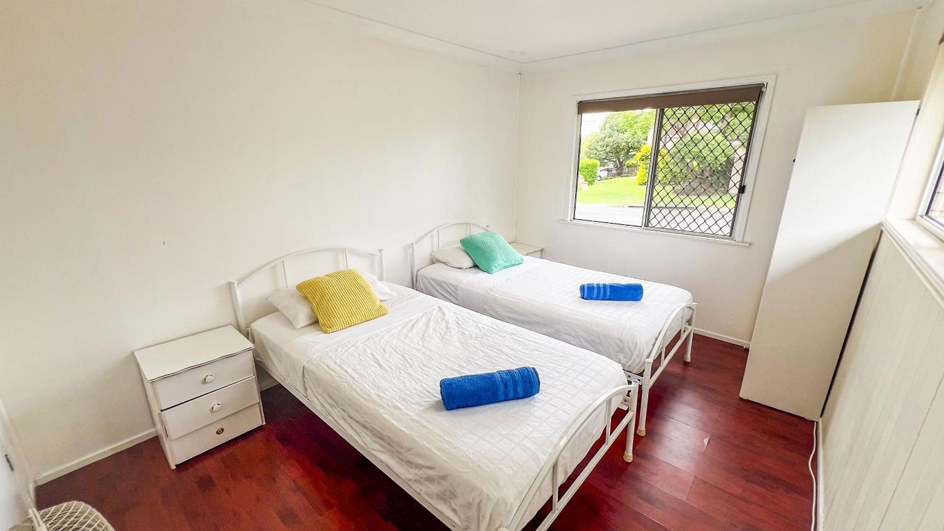 Guest house Vista Air Conditioned Dream Castle Youth Brisbane