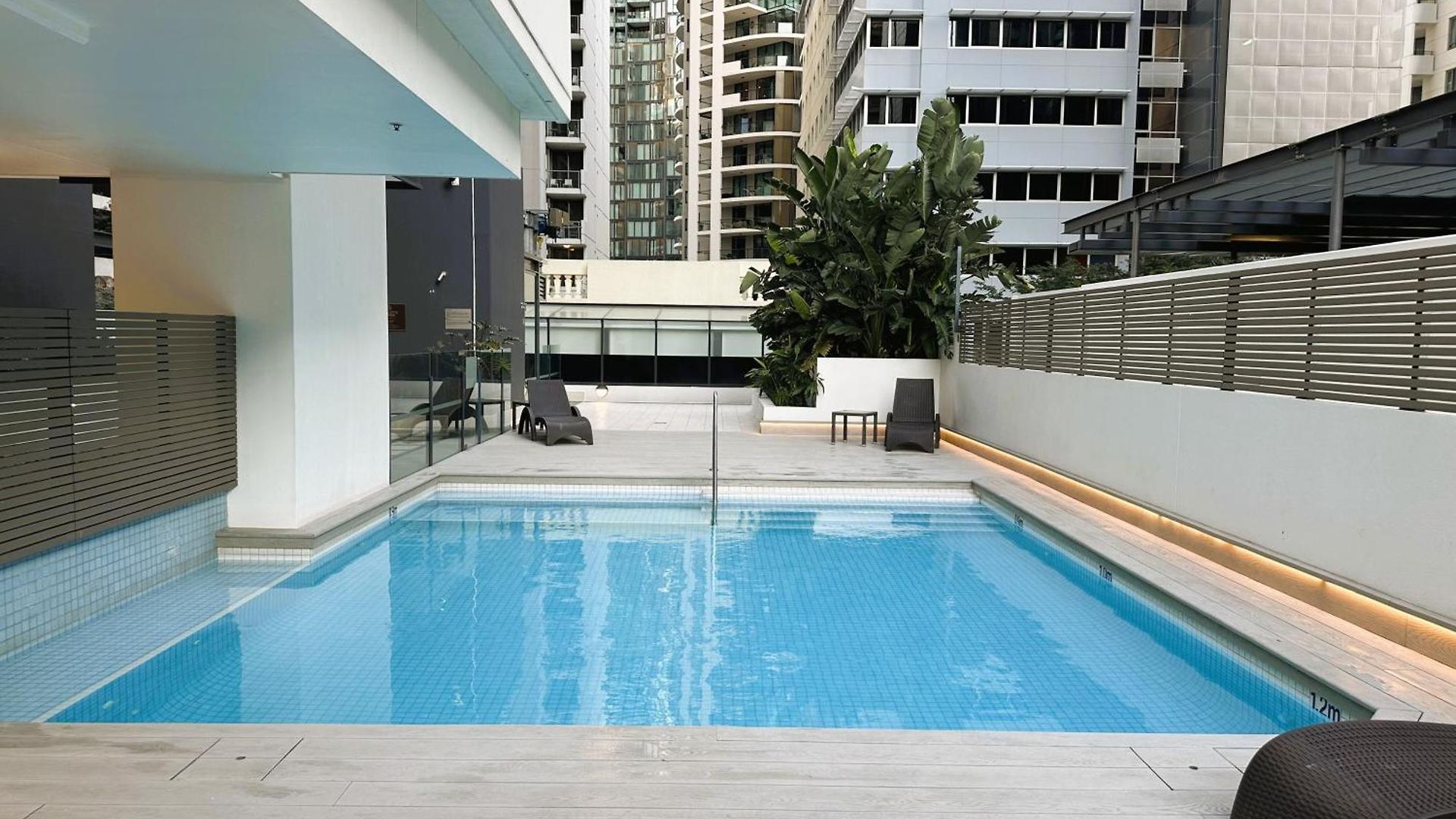 Modern 2br In Cbd | Pool | Gym | Parking Apartment Brisbane