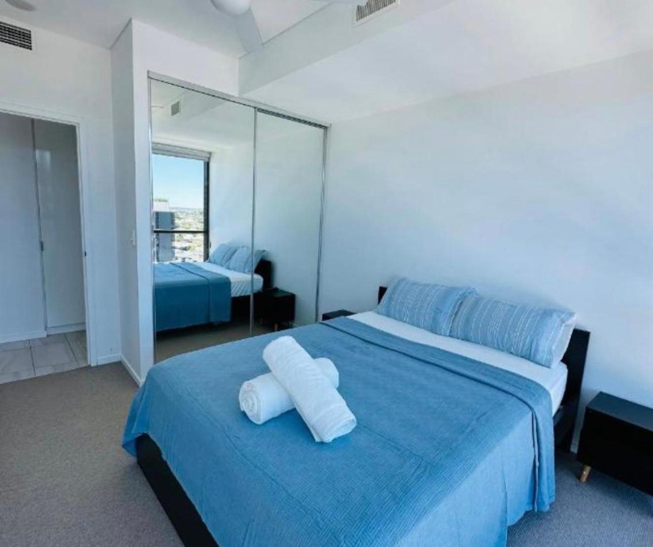 Stylish Newstead With Pool, Gym & Parking Apartment Brisbane