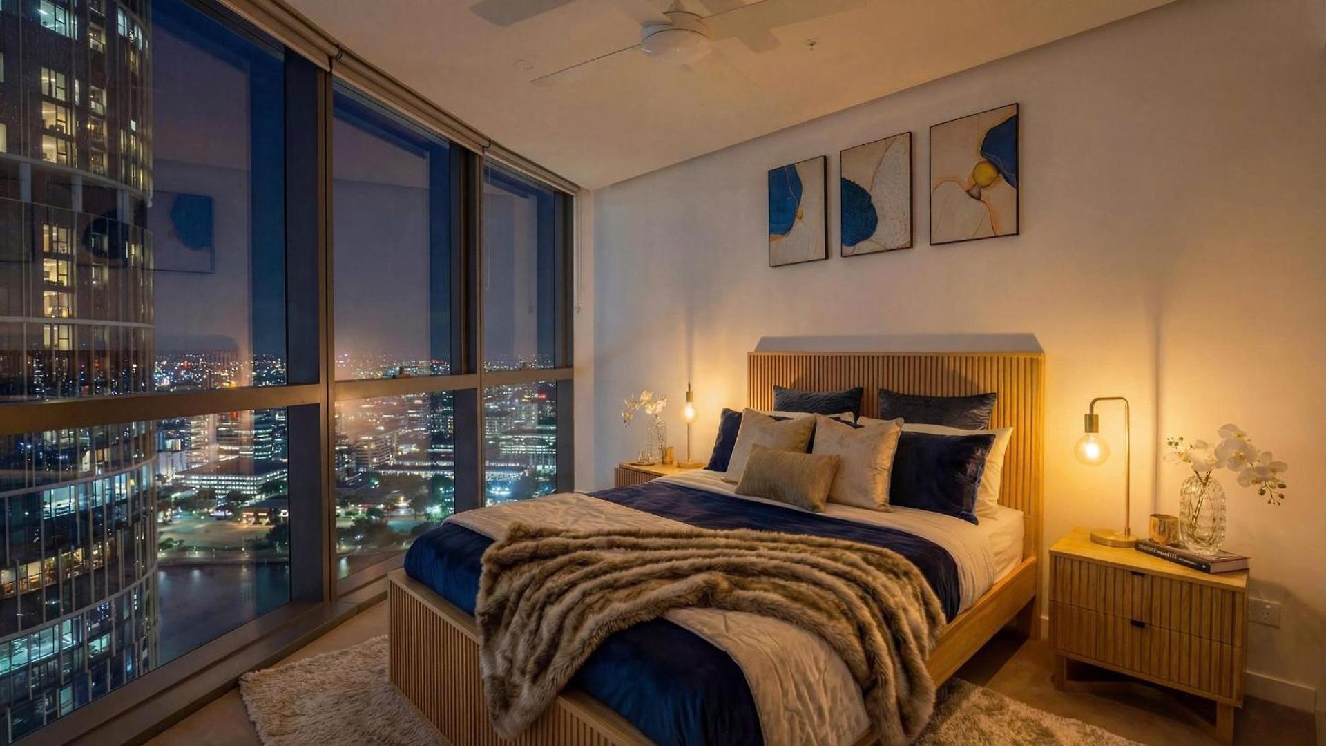 Luxury Riverfront Level 38 Queen's Wharf Tower *