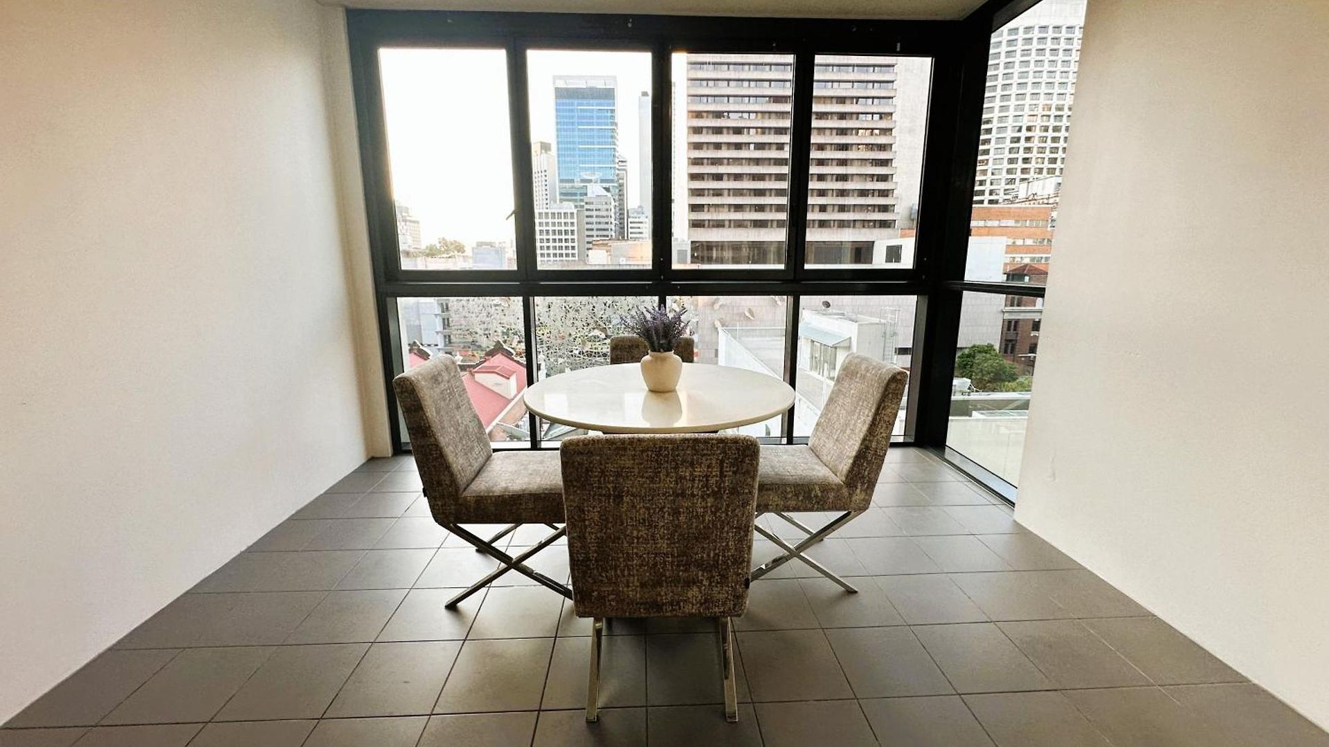 Apartment Modern 2br In Cbd | Pool | Gym | Parking